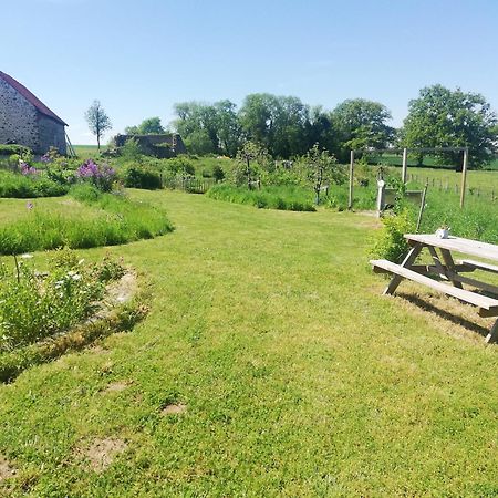 Le Monticule Bed & Breakfast Tardes Exterior photo